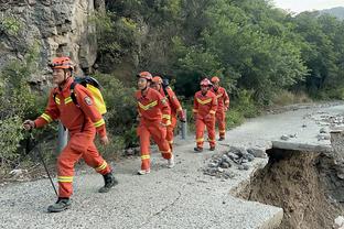 卡拉格：中立球迷觉得曼城丢分是好事 咱都想看到底谁能阻止他们