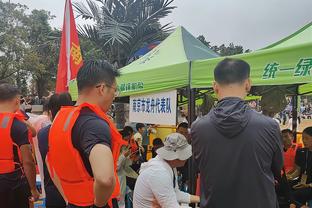 阿德巴约：热刺对阿森纳边后卫压太前，应该坚守位置盯住萨卡的